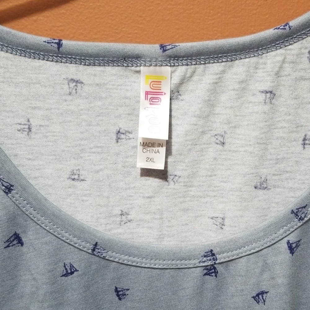 Shirt - Picture 2 of 4
